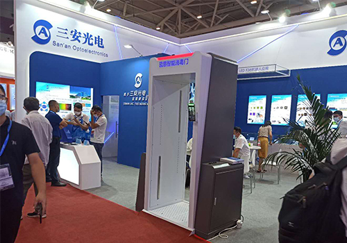 三安光電、藍盾機電 - 攜手打造智能測溫殺菌消毒門，為復(fù)工復(fù)產(chǎn)構(gòu)建安全、高效的流通環(huán)境